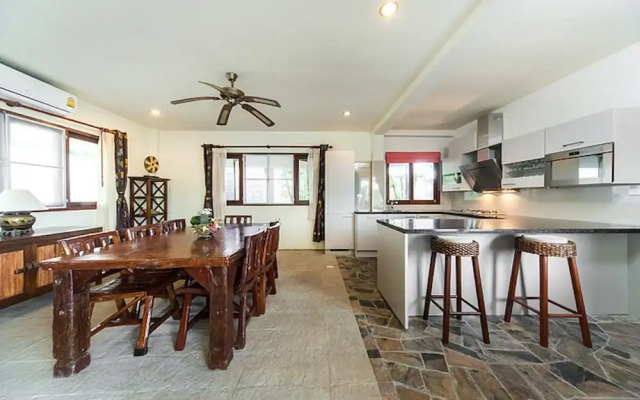 5 Bedroom Beach Front Villa on Samrong Bay