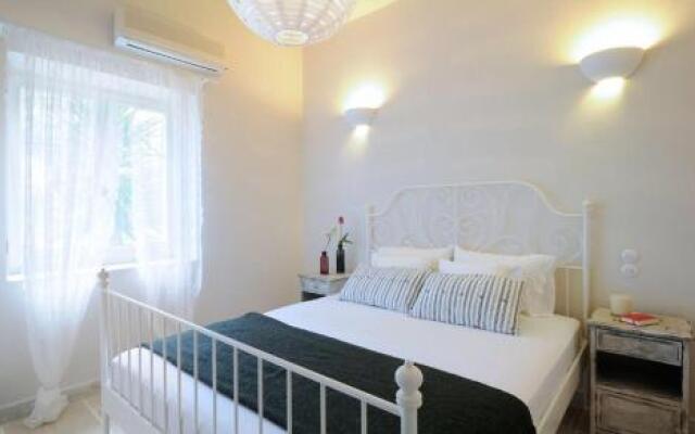 Elina House