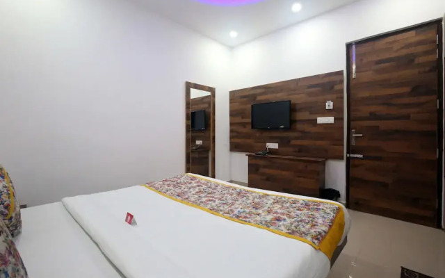 Starlet Prime by OYO Rooms