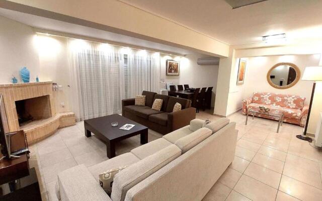 Holiday villa SUNJOY 100m. from the beach.