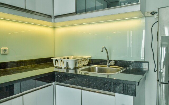 Homey and Comfy 1BR at Casa de Parco Apartment