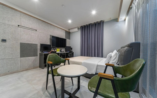 Ansan Hotel 727