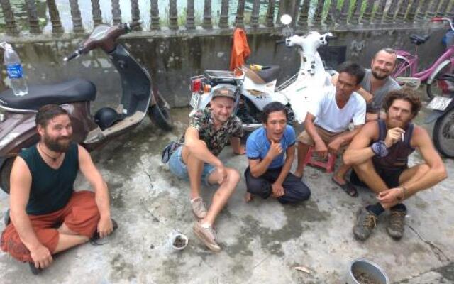 Toms Hostel