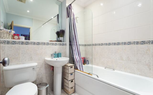 Modern 2bed and Bath W/balcony Flat in Shoreditch