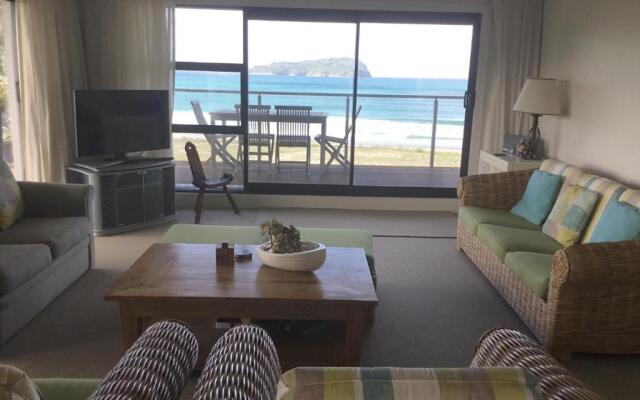 Beachfront Heights - Pauanui Holiday Apartment