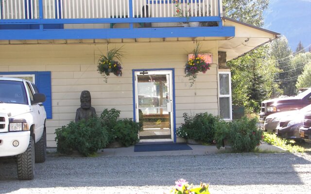 Eagles Nest Motel