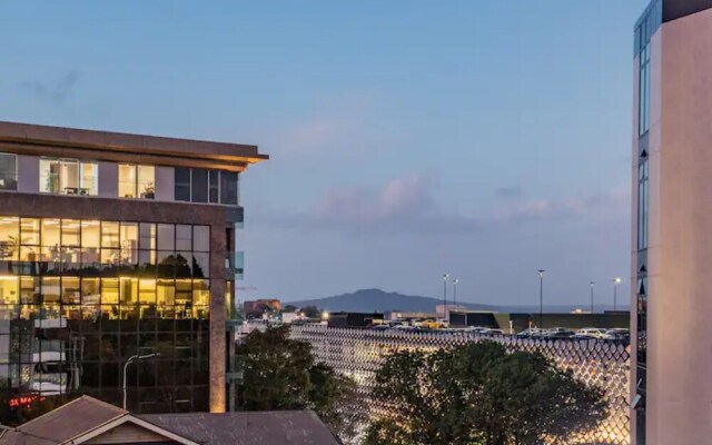 Premium Brand New Central Apt - Carpark