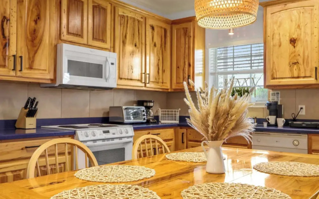 Spacious Retreat & Game Room Sleeps 12