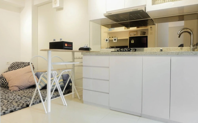 Stylish and Modern 2BR Bassura City Apartment