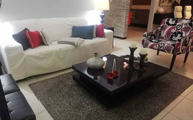 Apartment by airport on way to beach