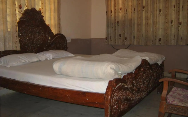 Hotel Navaratan Palace