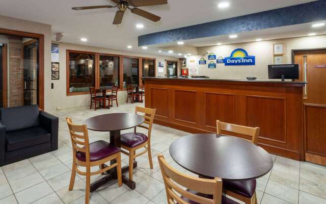 Days Inn by Wyndham Wooster