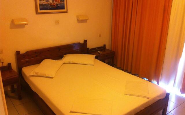 Kassavetis Center - Hotel Studios & Apartments