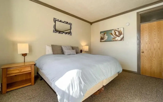 7 guests 2BR 2BA