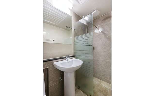 Geoje Beach Mongdol House Pension