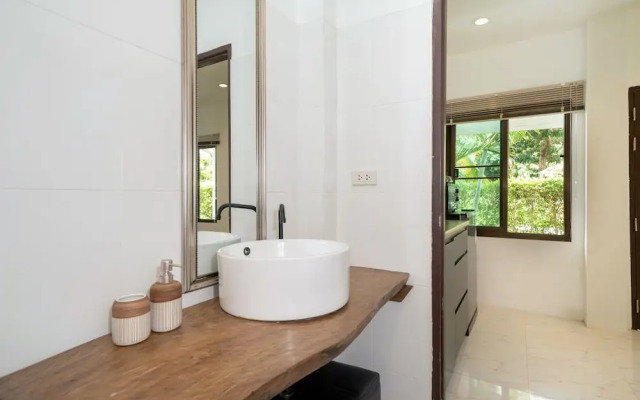 NaiHarn Private Oxavia Garden Bungalows
