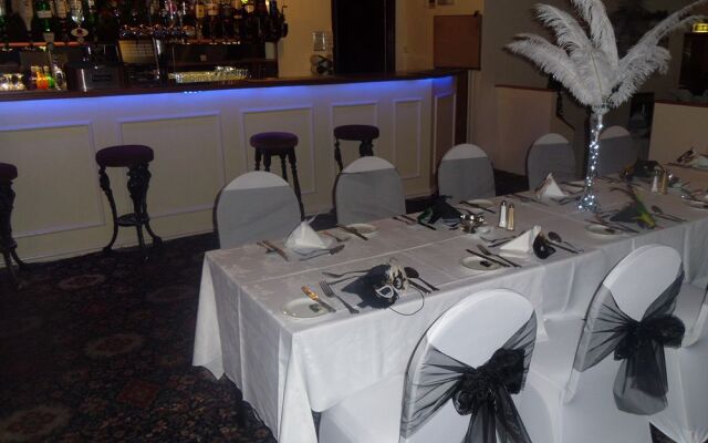 Waverley Hotel