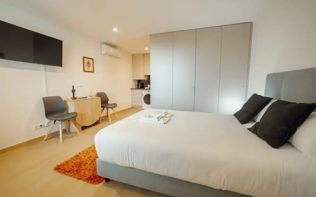 Carmo Residence Porto - S Antonio by Vacationy