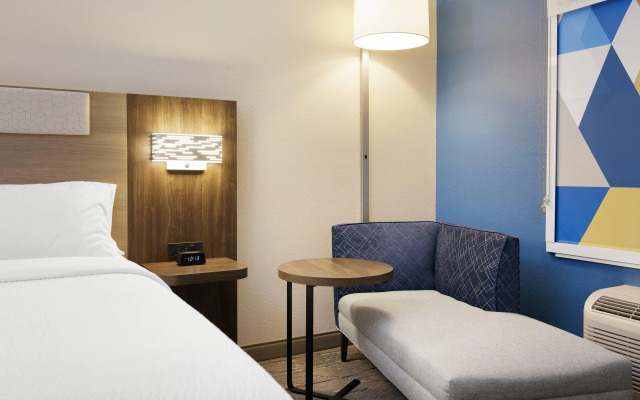 Holiday Inn Express Dryden