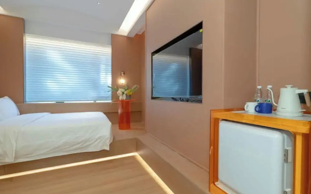 YEE HOTEL (free shuttle bus to Canton Fair Venue）