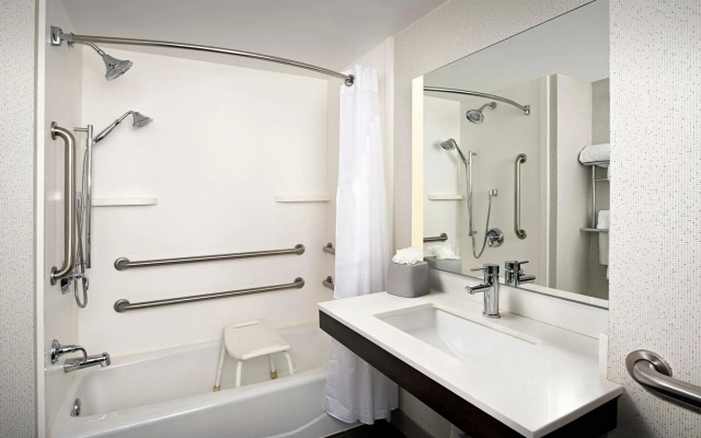 Holiday Inn Express Washington DC - BW Parkway by IHG