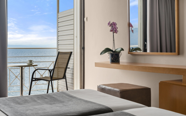 Calamos Beach Family Club Hotel
