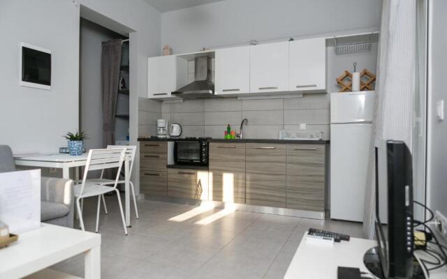 Manos Housing Units