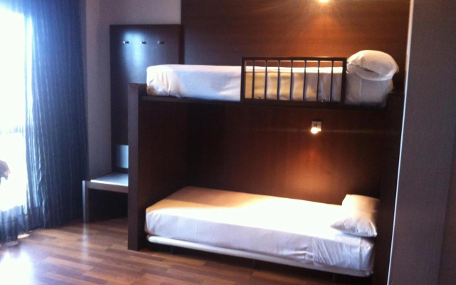 Hotel Tach Madrid Airport - Image 6