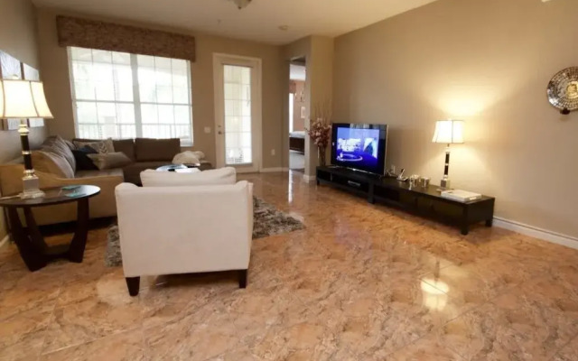 5049 Shoreway Loop #206,