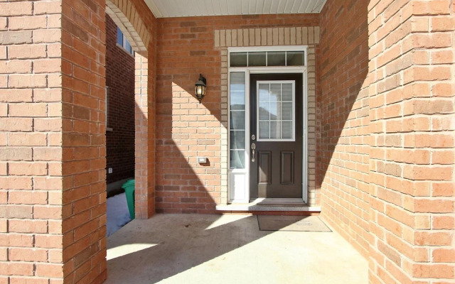 Executive Suite at Brampton House