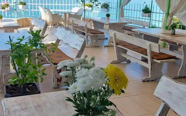 Hotel Oasis