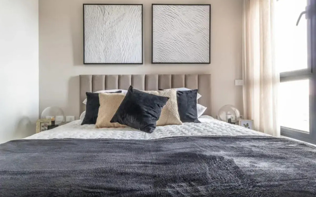 Magical 2BR Parking with amazing view in city gate