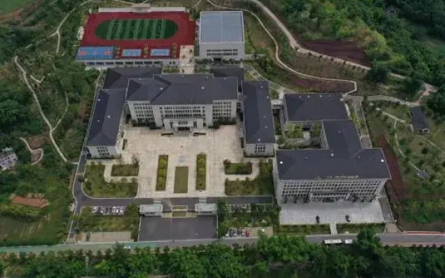 Rongchang Ruier Riverside Hotel (Rongchang Education and Training Center)