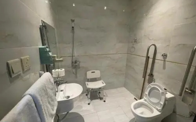 OYO 586 Al Tamayoz Al Raqi Hira