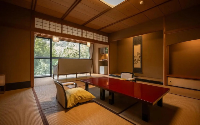Yamanaka Onsen Kuriya Yasohachi
