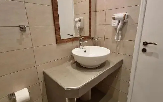 Alexandra Apartment 13
