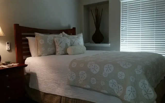 61 San Miguel 3 Bedroom Townhouse by Redawning
