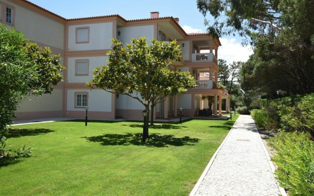 Modern Apartment in Óbidos With Pool