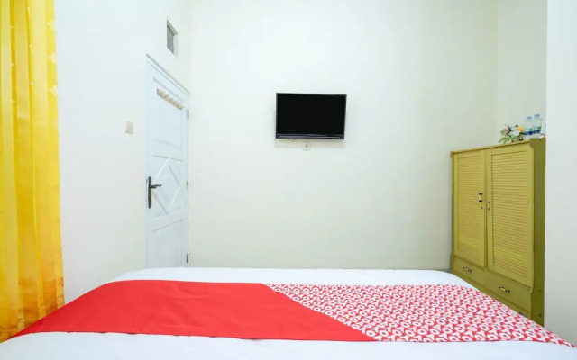 Anugerah Wisata Hotel by OYO Rooms