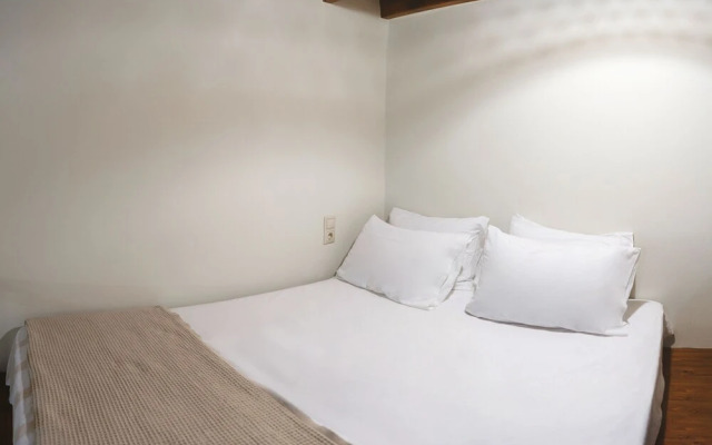 Aesthisis Sensational Accommodation