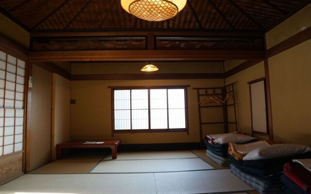 Gojo Guest House - Hostel