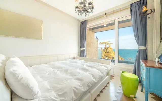 Gyeongju Blue21 Poolvilla Pension