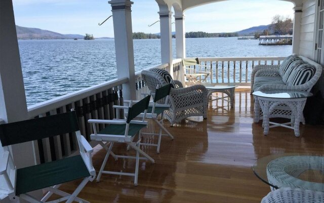 Boathouse Waterfront Lodging