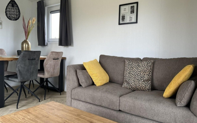 Scenic Countryside Retreat for 4