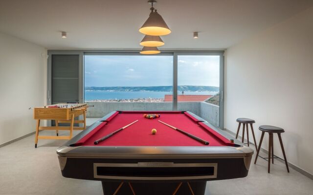 Villa Radun Home with Grand Heated Pool