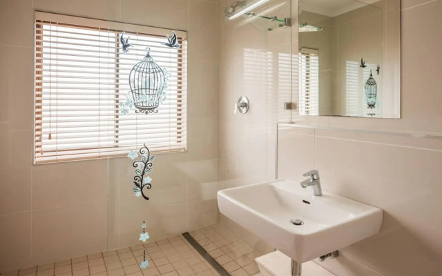 Luxurious Beach Front