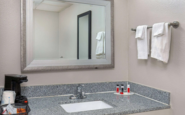 Days Inn by Wyndham Knoxville North