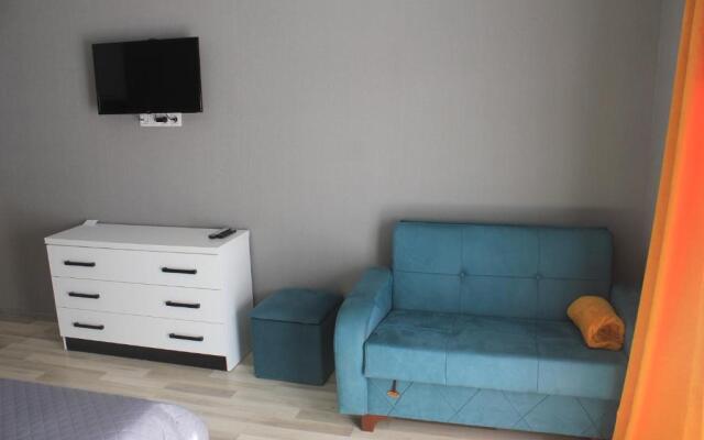 Sunny Studio With Balcony