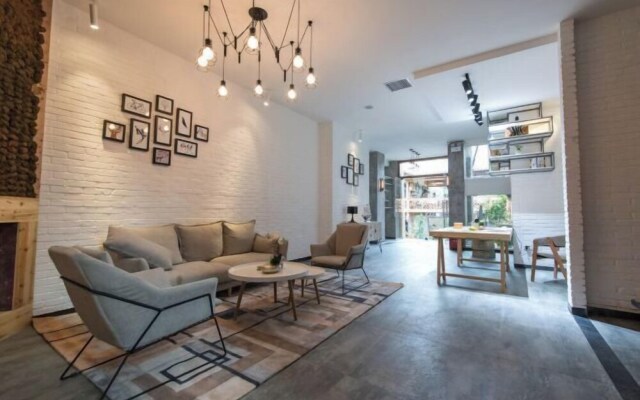 Hua Qian Zhu Homestay – Hotel Rooms – Guangnan