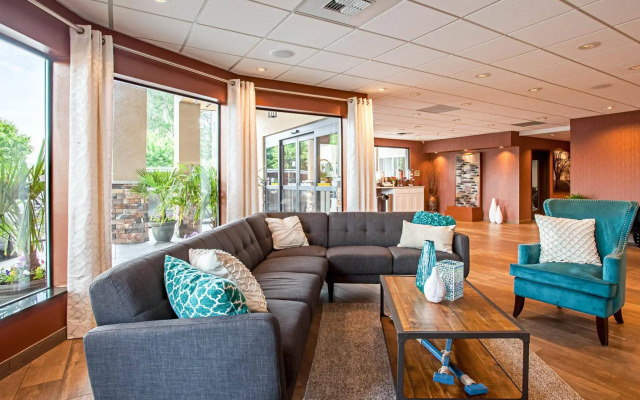 Quality Inn & Suites Kenedy - Karnes City